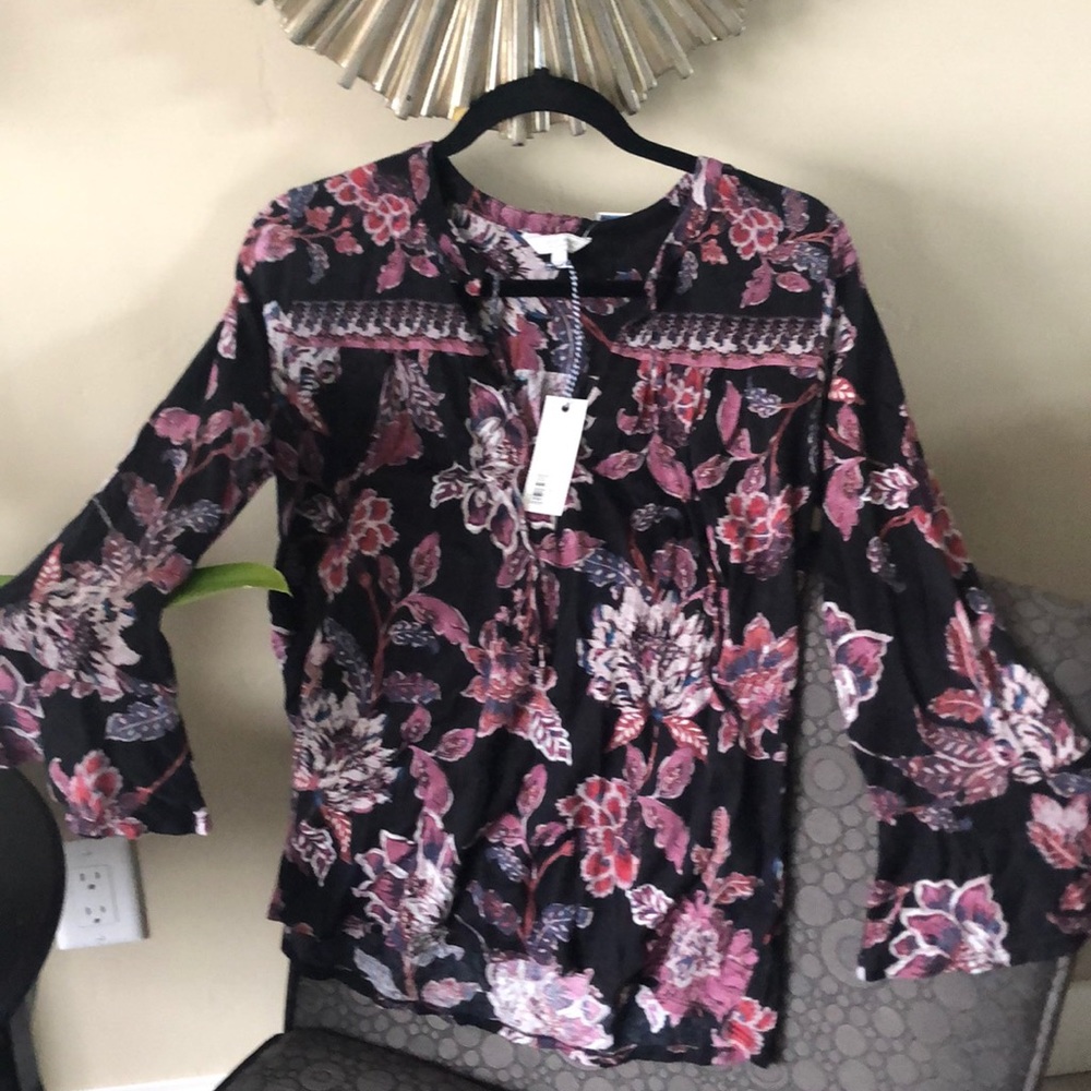 Lucky brand Small Blouse Tee Black rose blue